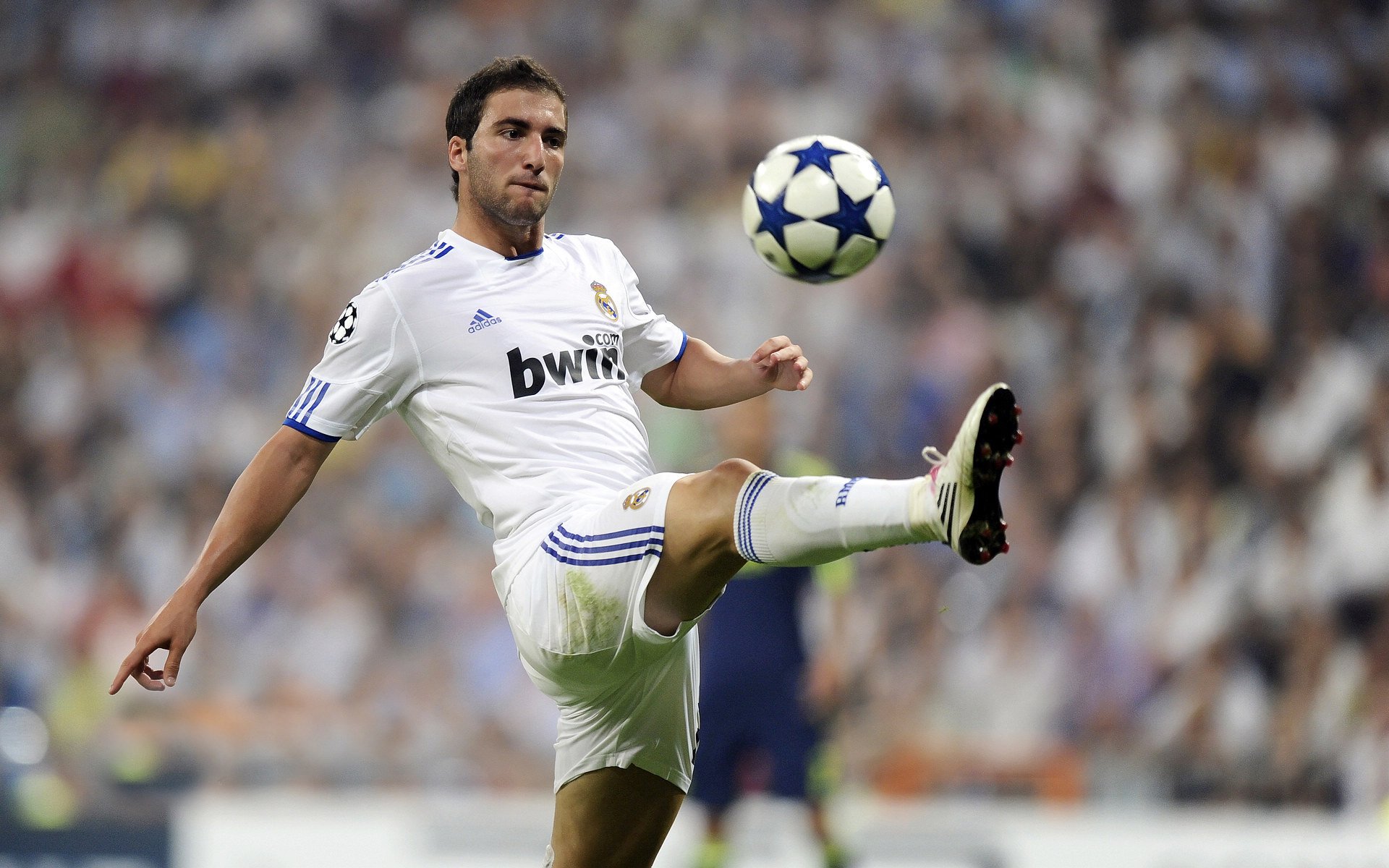 欧冠小组赛：那不勒斯爆冷不敌安特卫普 意甲“火力最猛球队”遭遇闷棍